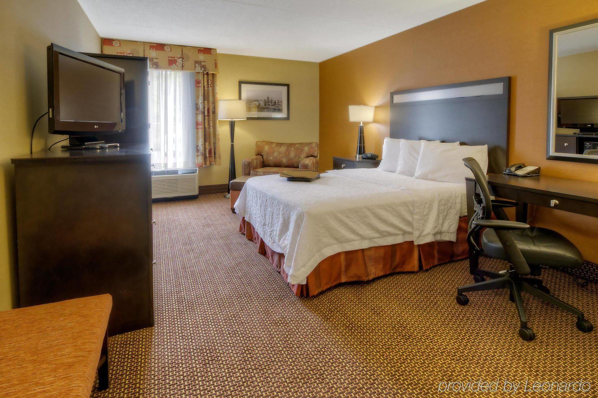 Hampton Inn Pittsburgh/West Mifflin Exterior photo